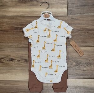 Two Piece Set Giraffe Print Bodysuit and Brown Pants, 0-3 Months, NWT